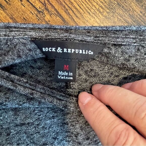 ROCK & REPUBLIC MEDIUM TIE FRONT BLOUSE BLACK/DARK GRAY - Picture 4 of 7